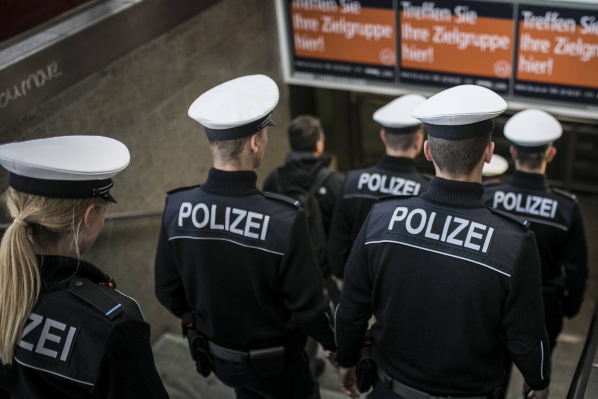 Berlin Bahnhof Polizei