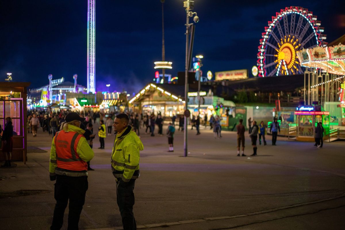 Drama auf Oktoberfest: Unfall auf der Achterbahn