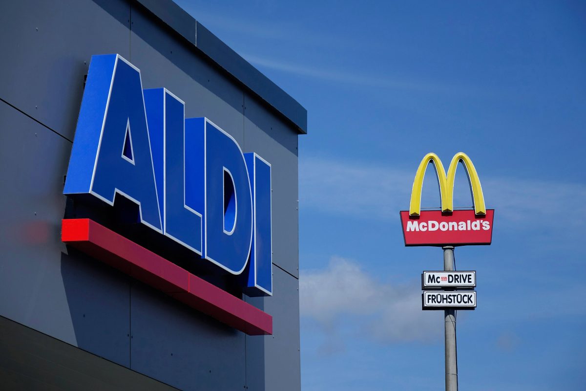 Aldi-Logo und McDonald's-Logo
