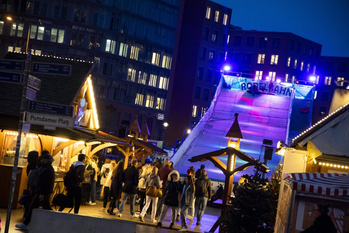 Berlin Besuch auf dem Weihnachtsmarkt so teuer wird's für Familien