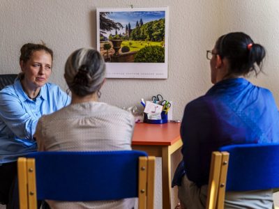 Symbolbild. Beratungsstellen klären auf und kämpfen gegen Gewalt an Frauen.