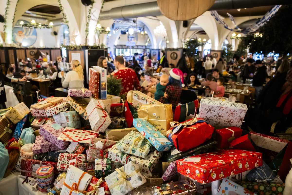 Restaurants in Berlin. Wirtshaus lädt Bedürftige zu kostenlosem Weihnachtsessen ein.