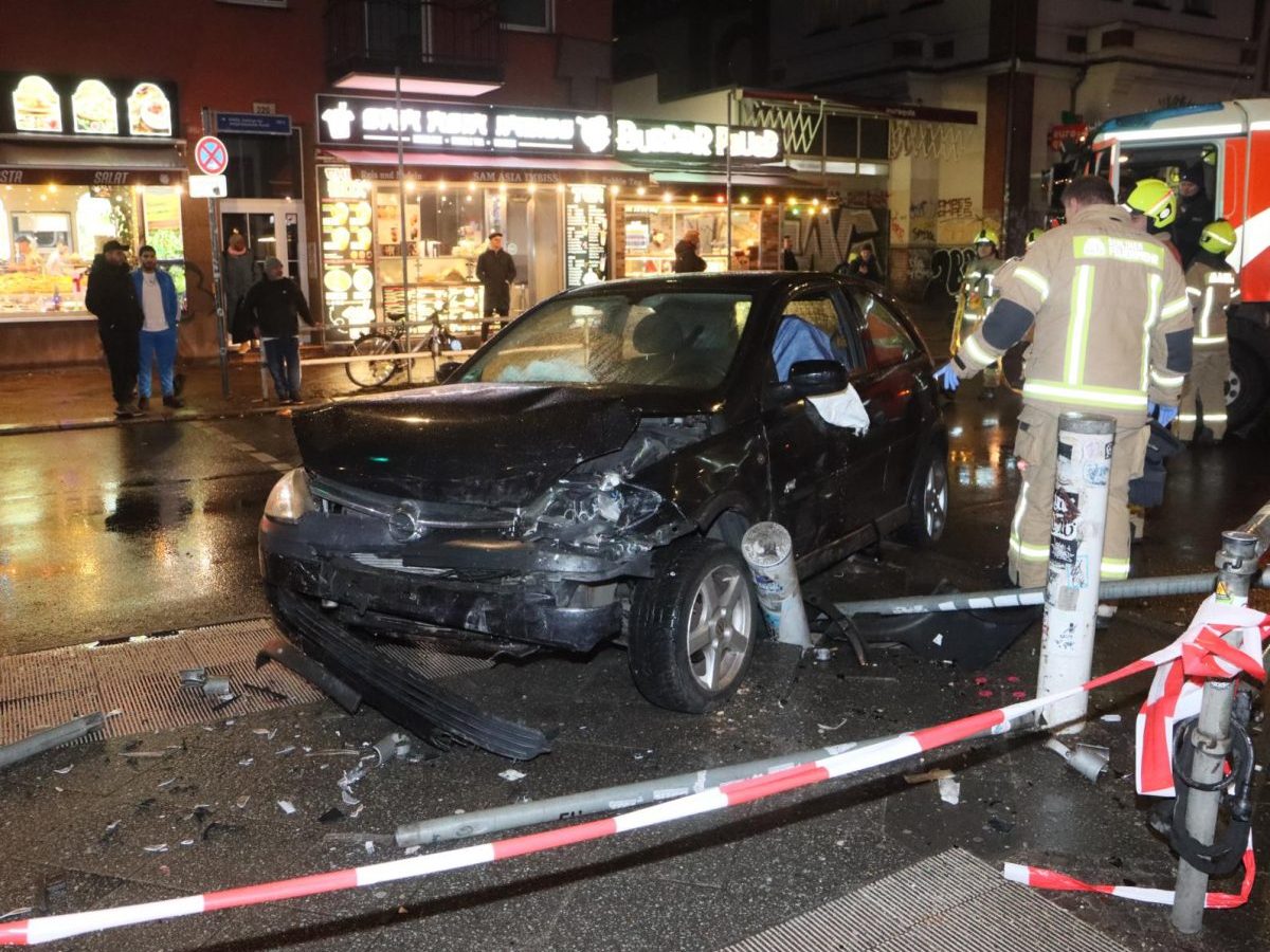 Unfall auf der Hermannstraße in Neukölln