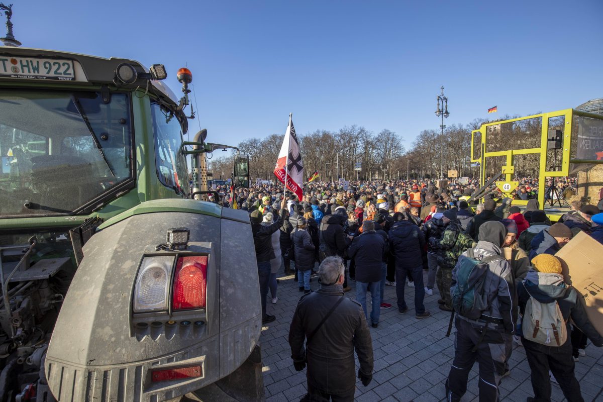 Demos in Berlin. Die Bauern protestieren vor dem Brandenburger Tor.