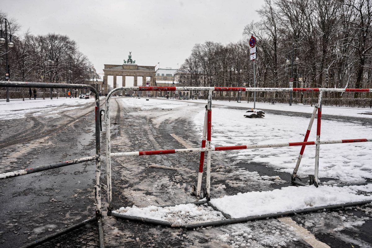 Aufgrund zahlreicher Demos in Berlin kommt es zu weitreichenden Straßensperrungen.