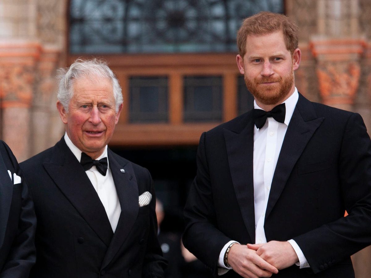 Prinz Harry kommt nach England. Jetzt geht eine Nachricht umher, die seinen Vater betrifft.