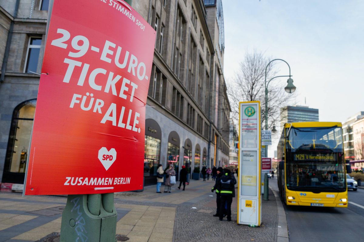 Kunden der BVG und S-Bahn Berlin warten noch immer auf das 29-Euro-Ticket.