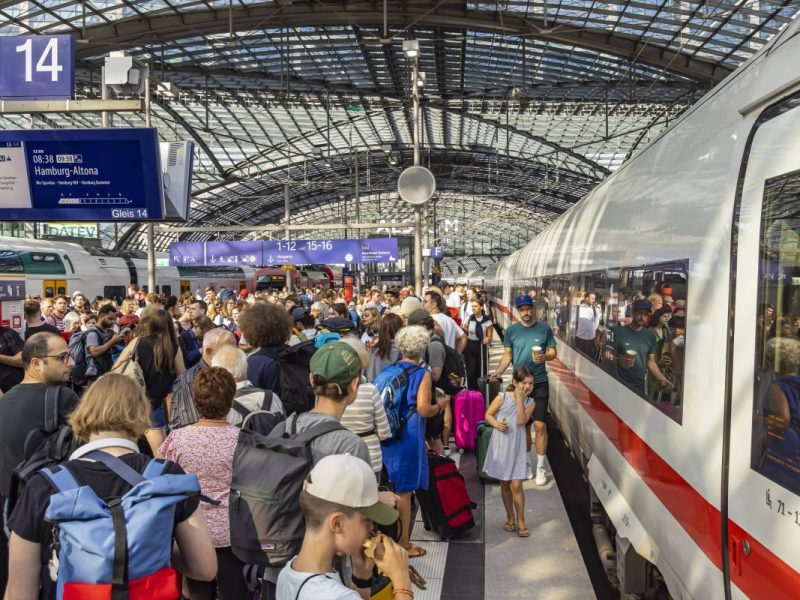 Bahn in Berlin: Chaotische Zustände drohen – kann DAS Abhilfe verschaffen?