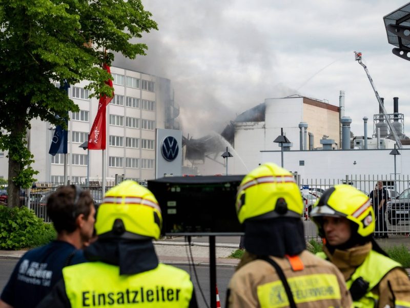 Berlin: Nach Großbrand in Lichterfelde – DAS wird jetzt aus der Fabrikhalle
