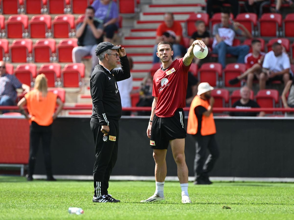 Robin Gosens (r) und Coach Urs Fischer