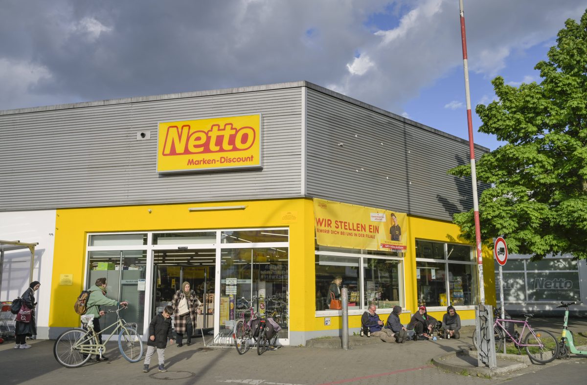 Netto-Kunden wundern sich über einen Aushang. (Symbolfoto)