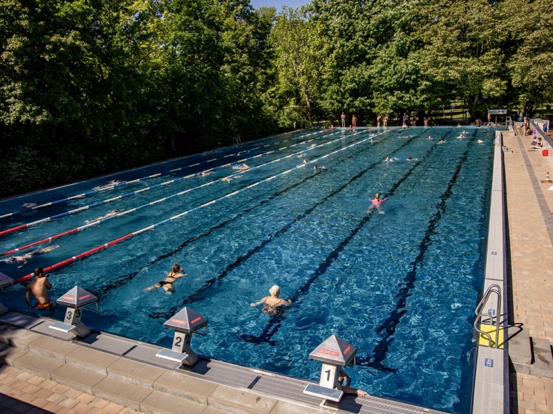 Freibäder in Berlin nur noch für Reiche? Hier wird der Sommer zum Luxus erklärt