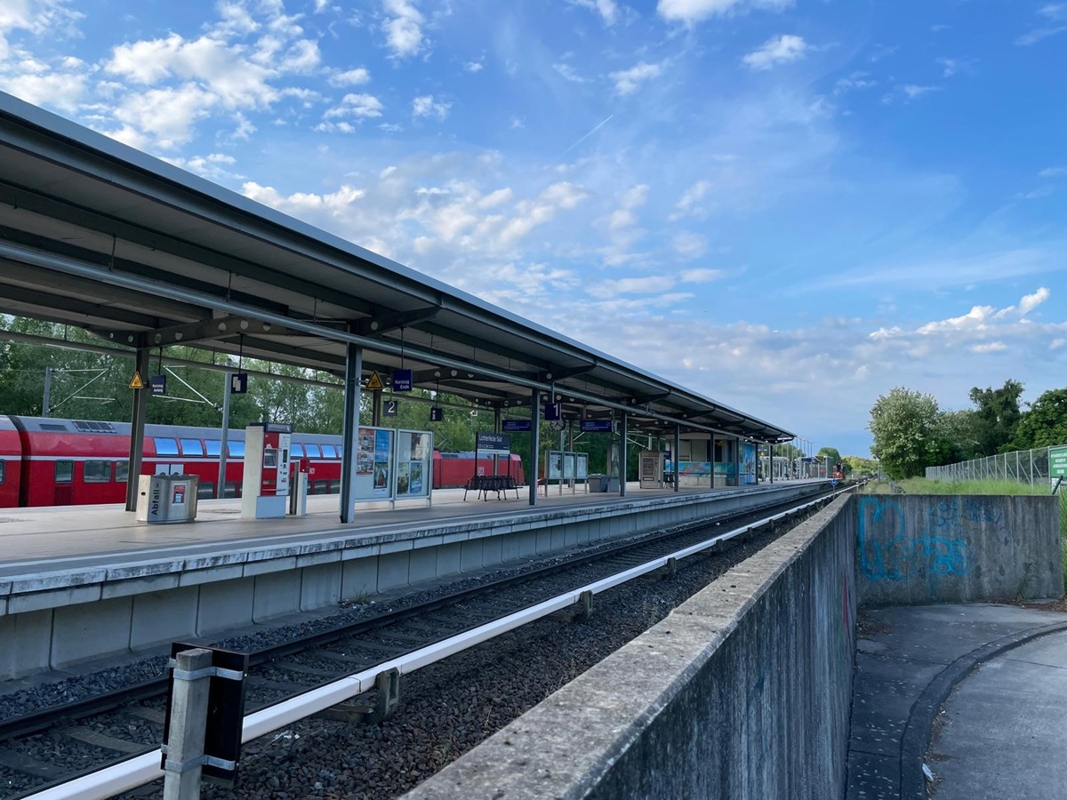 Der Bahnsteig der S-Bahn Berlin ist verwaist.
