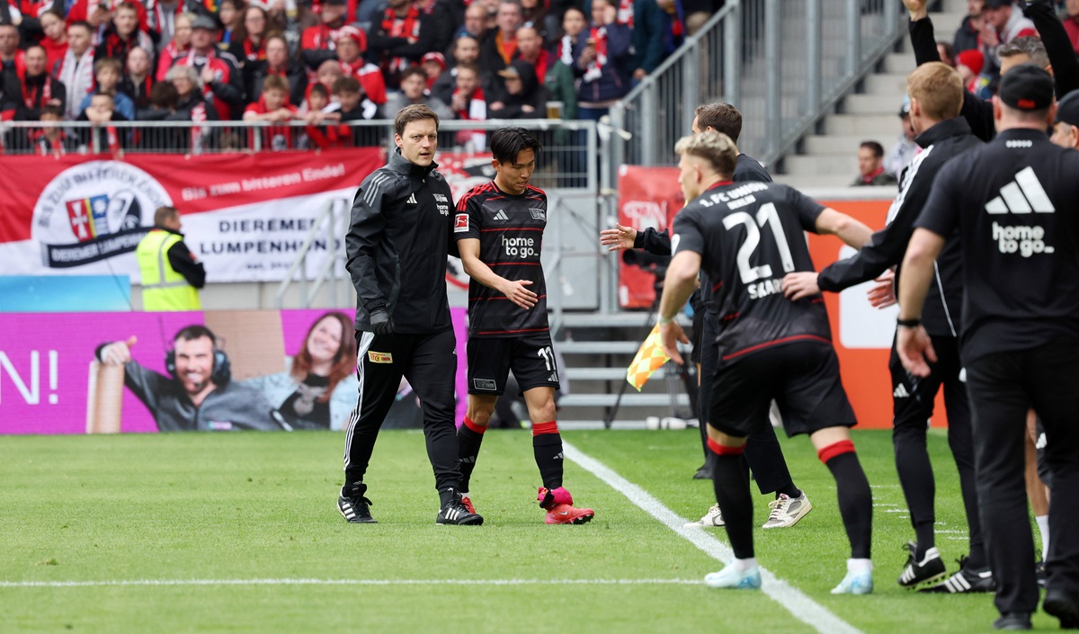 Jeong von Union Berlin wird ausgewechselt.