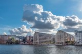 Der Berliner Firmensitz von Lieferando von der Spree aus gesehen.