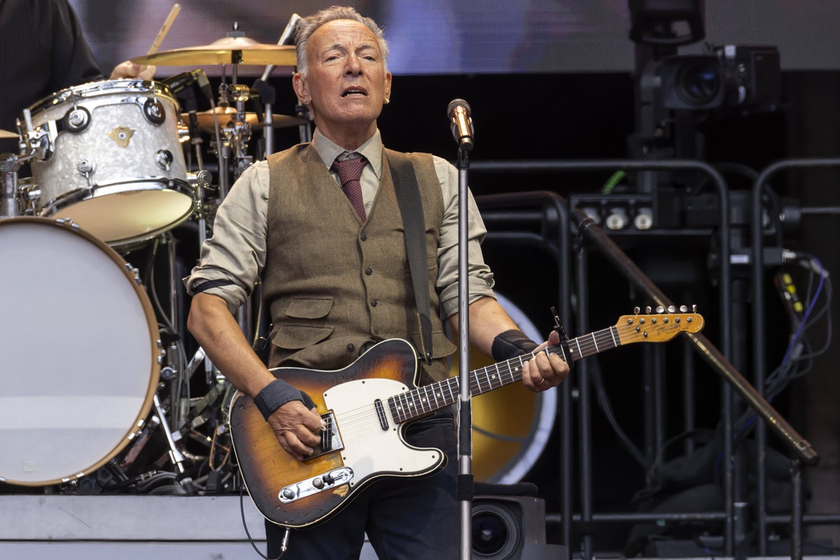 Bruce Spingsteen auf der Bühne, wie er auch in Berlin gespielt hat.