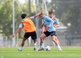 Drei Spieler von Hertha BSC im Mannschaftstraining.