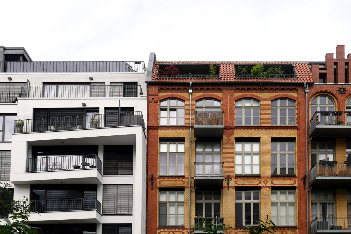 Eine Hausfassade in der Hauptstadt. Die Mieten in Berlin steigen seit Jahren.