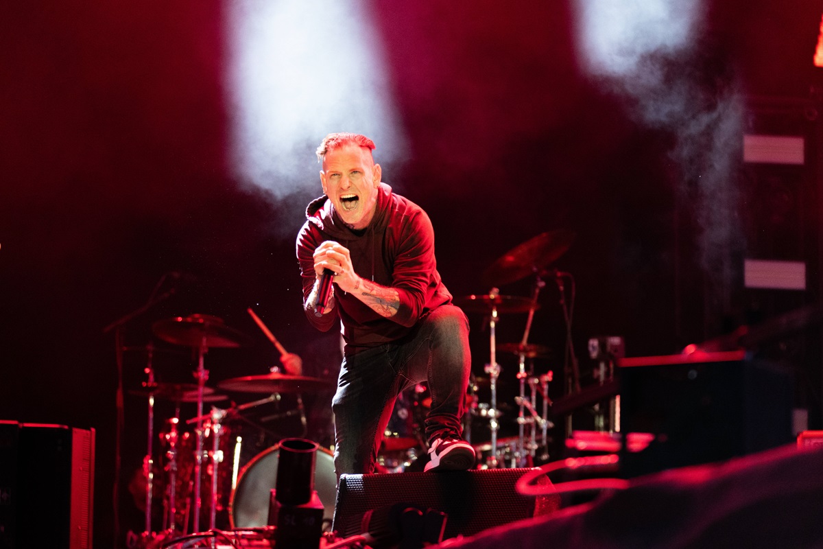 Slipknot-Sänger Corey Taylor auf der Bühne. Bald spielt die Band auch in Berlin.