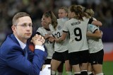 Ein rechtsextremer AfD-Mann beleidigt die DFB-Frauen – die Linke kontert mit harter Kante und Anzeige!