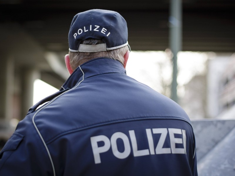 Einbrecher erwischt! Berliner Polizisten müssen Erste Hilfe leisten