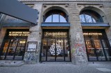 Die Fassade des Museums Fotografiska in Berlin.