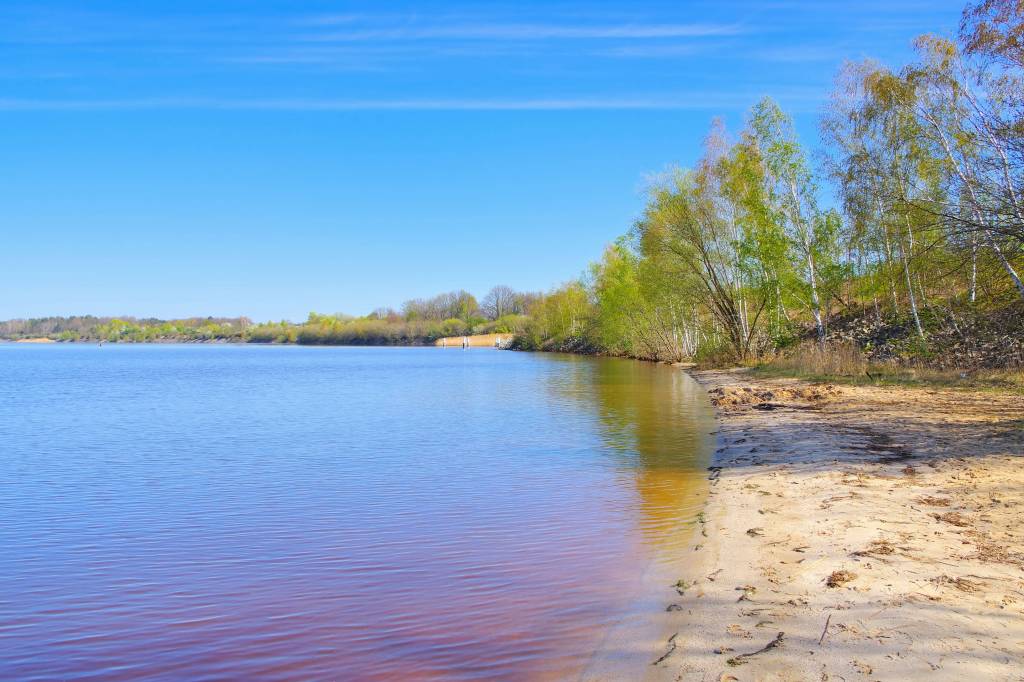 See mit Strandabschnitt