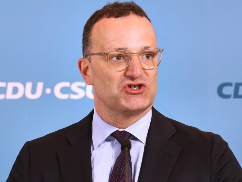 Die Luft wird dünner für Spahn – er wirft seinen Kritikern „AfD-Methoden“ vor
