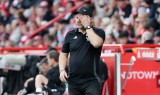 Steffen Baumgart, Coach von Union Berlin, fasst sich an den Kopf.