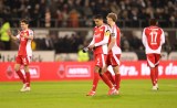 Spieler von Union Berlin stehen auf dem Platz.